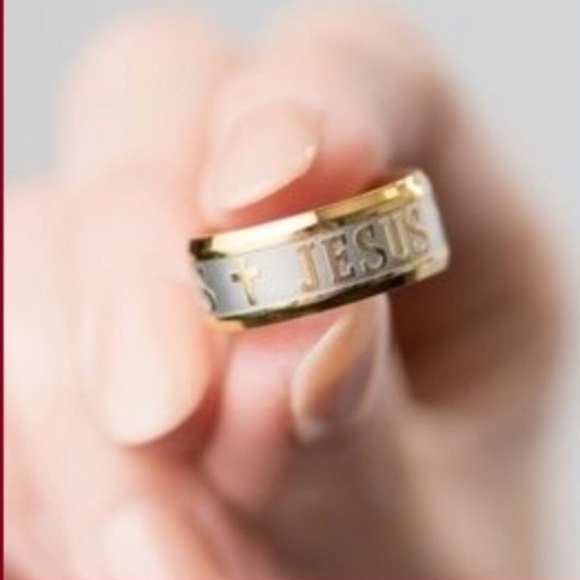Gold Jesus Ring - Picture 2 of 8